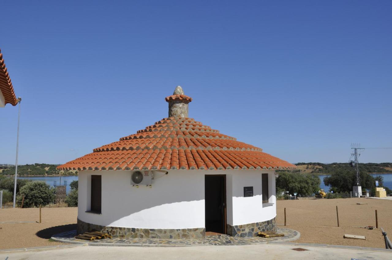 Cheles Cruceros Alqueva旅舍 外观 照片